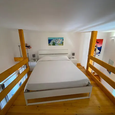Zeus Apartment *